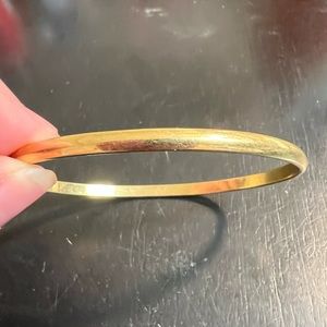 ONE PRE-OWNED WOMENS 8” GOLDTONE OVAL BANGLE BRACELET CTM1